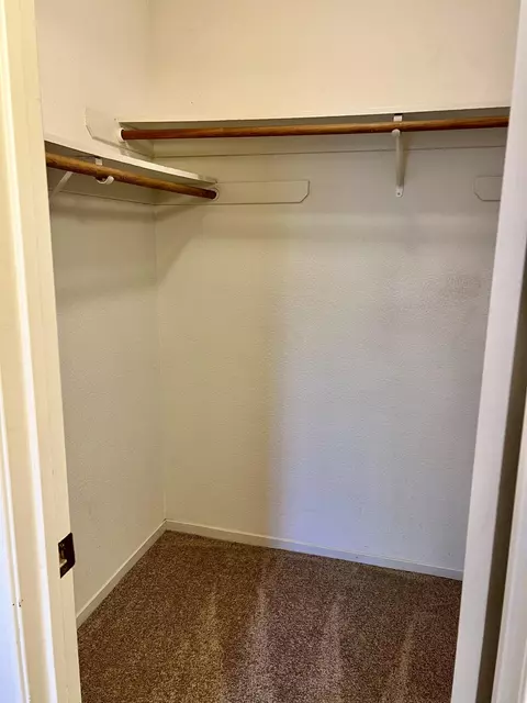 1826 E Babcock Ave, Visalia, CA 93292 photo 22