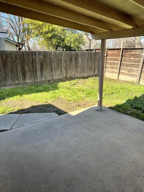 1826 E Babcock Ave, Visalia, CA 93292 photo 33