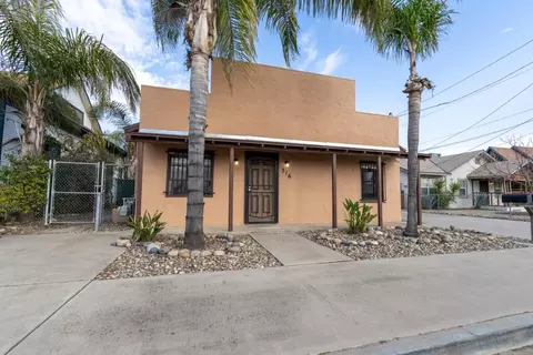 516 N Tipton St, Visalia, CA 93292