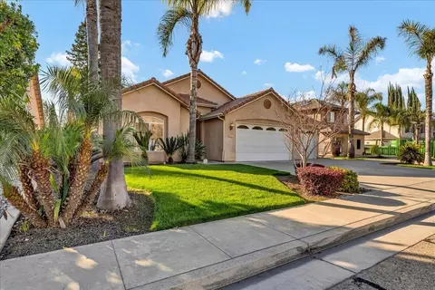 2231 S Conyer Ct, Visalia, CA 93277