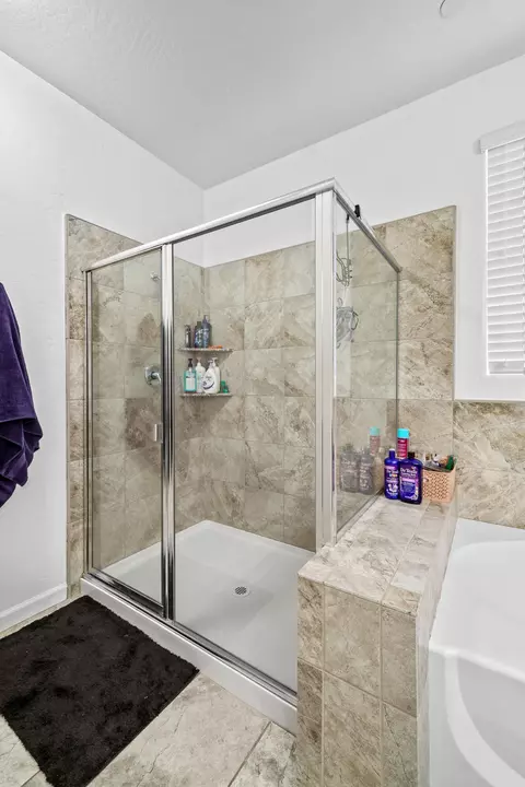 Bath - 816 E Copper Ave, Visalia, CA 93292 photo 3 of 5