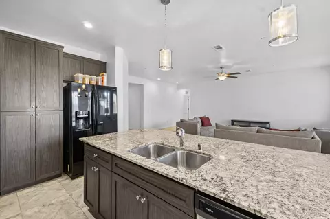 Kitchen - 816 E Copper Ave, Visalia, CA 93292 photo 5 of 6