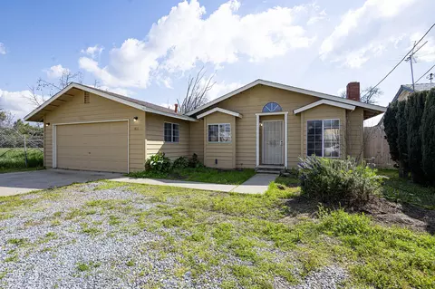 1422 S Court St, Visalia, CA 93277