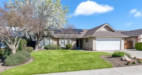5738 W Crowley Ave, Visalia, CA 93291
