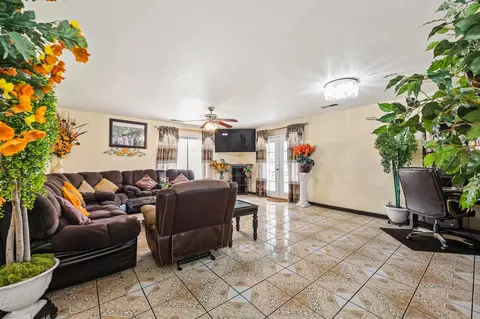 1748 E Target Ave, Tulare, CA 93274 photo 8