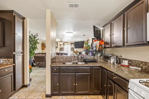 1748 E Target Ave, Tulare, CA 93274 photo 20