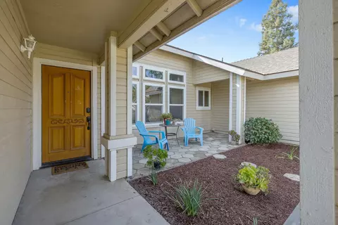 2533 E Vine Ct, Visalia, CA 93292 photo 4
