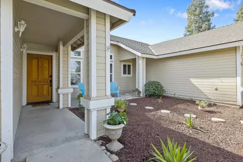 2533 E Vine Ct, Visalia, CA 93292 photo 5
