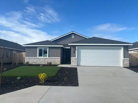 7020 Elm St, Visalia, CA 93291