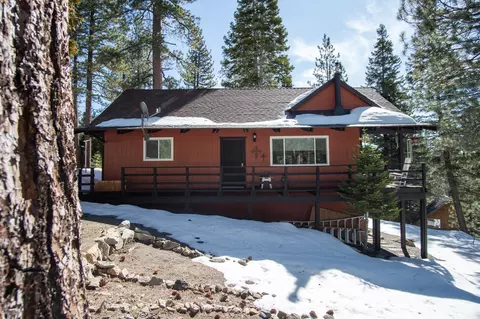 57542 Crest Dr, Springville, CA 93265