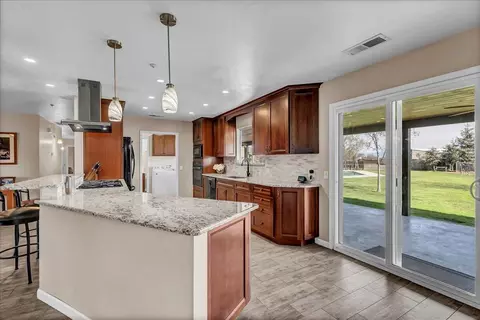 Kitchen - 2166 Morris Ct, Exeter, CA 93221 photo 2 of 4