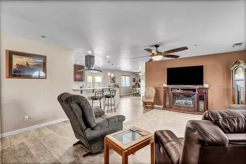 Living - 2166 Morris Ct, Exeter, CA 93221 photo 1 of 2