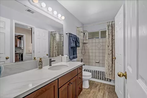 Bath - 2166 Morris Ct, Exeter, CA 93221 photo 1 of 4