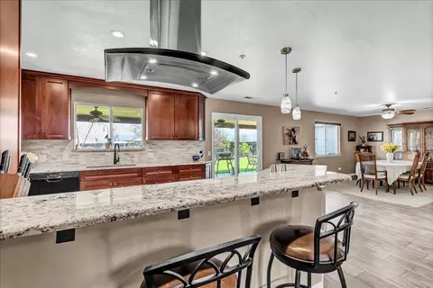 Kitchen - 2166 Morris Ct, Exeter, CA 93221 photo 1 of 4