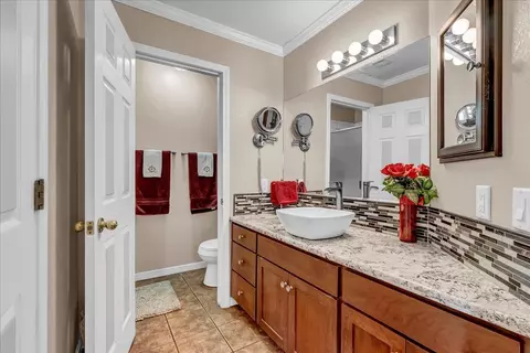 Bath - 2166 Morris Ct, Exeter, CA 93221 photo 3 of 4