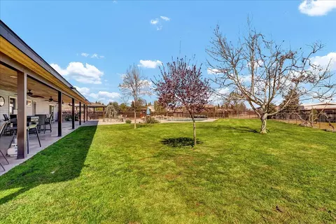 Exterior - 2166 Morris Ct, Exeter, CA 93221 photo 7 of 16