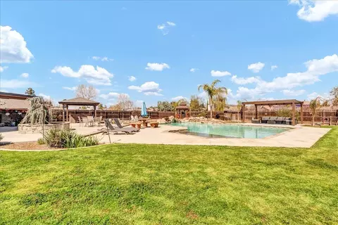 Exterior - 2166 Morris Ct, Exeter, CA 93221 photo 9 of 16