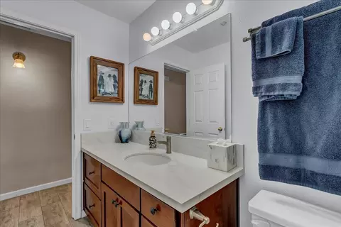 Bath - 2166 Morris Ct, Exeter, CA 93221 photo 2 of 4