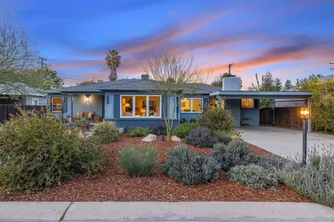 1604 W Laurel Ave, Visalia, CA 93277