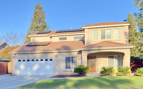 2534 S Conyer St, Visalia, CA 93277
