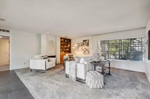 2511 W Campus Ave, Visalia, CA 93277