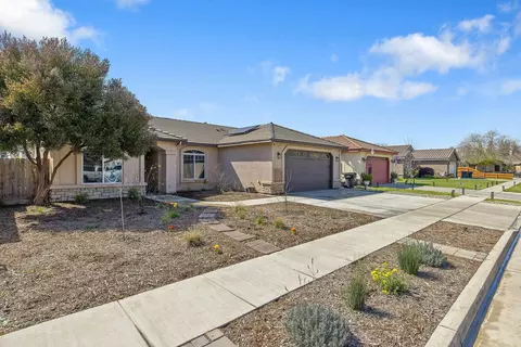 2785 Eshom Creek Ct, Tulare, CA 93274 photo 2