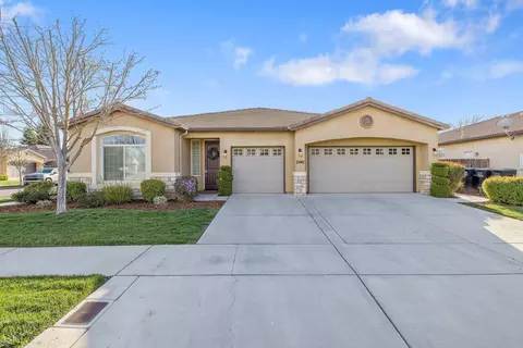 2442 N El Cajon St, Visalia, CA 93291