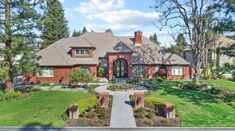 5824 W Elowin Dr, Visalia, CA 93291