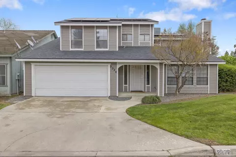 2328 W Packwood Dr, Visalia, CA 93277