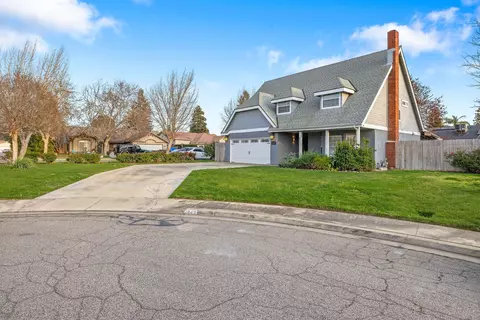 1843 E Westcott Ct, Visalia, CA 93292