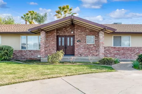 1135 Zumwalt Ave, Tulare, CA 93274