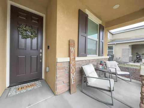 3733 E Kaweah Ave, Visalia, CA 93291 photo 2