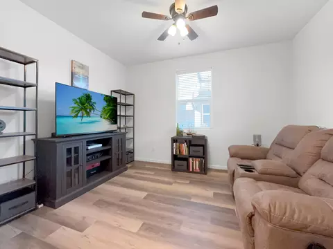 3733 E Kaweah Ave, Visalia, CA 93291 photo 3