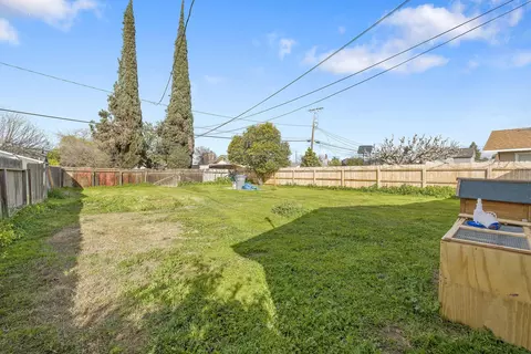 Exterior - 232 Albert Ave, Exeter, CA 93221 photo 2 of 6