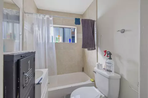 Bath - 232 Albert Ave, Exeter, CA 93221 photo 2 of 2