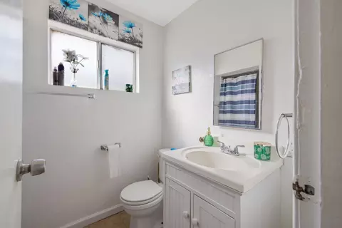 Bath - 232 Albert Ave, Exeter, CA 93221 photo 1 of 2