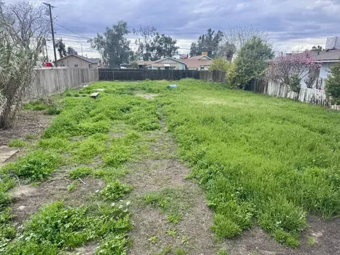 30691 Juniper Rd, Visalia, CA 93291
