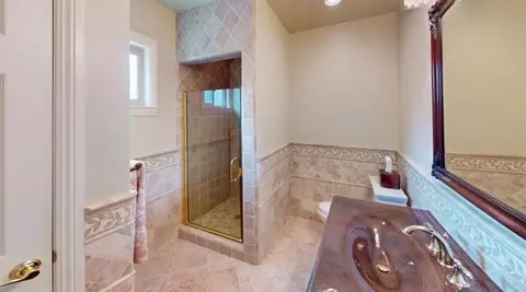 Bath - 8799 14th Ave, Hanford, CA 93230 photo 1 of 3