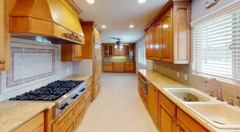 Kitchen - 8799 14th Ave, Hanford, CA 93230 photo 2 of 3