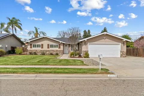 1630 Kaweah Dr, Tulare, CA 93274