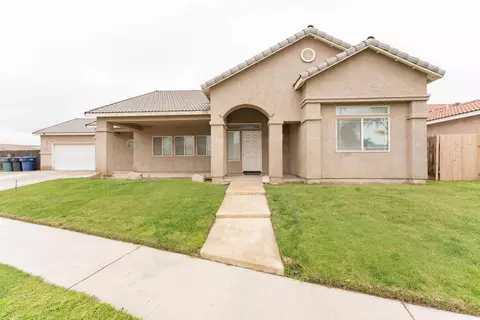 1912 Mount Whitney Ct, Tulare, CA 93274