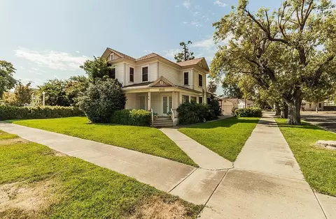 1005 L St, Reedley, CA 93654