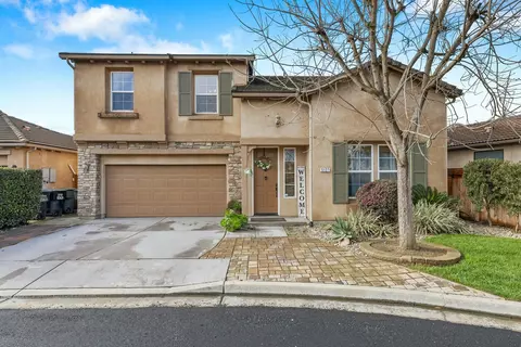 5127 W Fiano Ave, Visalia, CA 93291