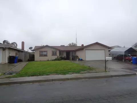 1173 Van Ct, Hanford, CA 93230 photo 2
