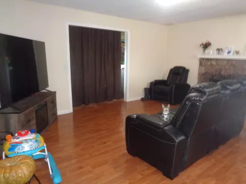 1173 Van Ct, Hanford, CA 93230 photo 8