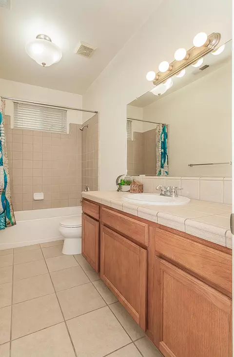 261 E Gibson Ave, Reedley, CA 93654 photo 32