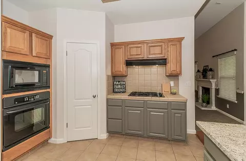 261 E Gibson Ave, Reedley, CA 93654 photo 15