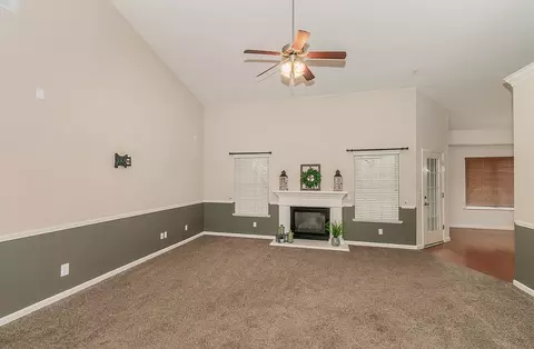 261 E Gibson Ave, Reedley, CA 93654 photo 5
