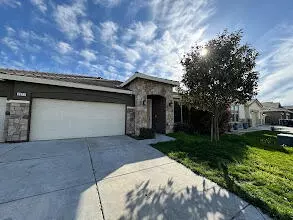 2827 Cape Canyon Ave, Tulare, CA 93274