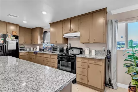 1094 E Sierra Way, Dinuba, CA 93618 photo 10